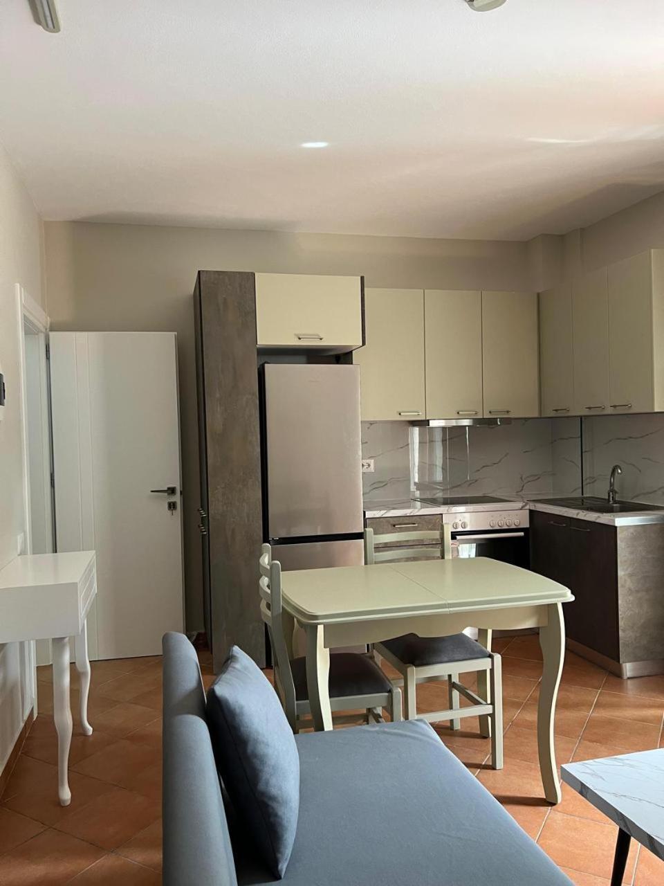 Rock - Cozy Close To The Durrës